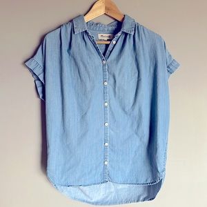 Madewell boxy denim colored button up XS